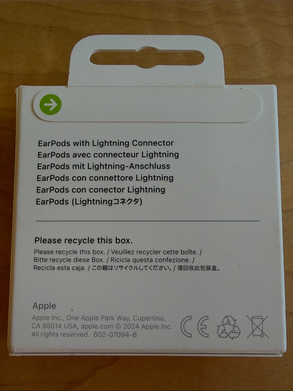 ๐ APPLE Ear Pods Lightning Connector - Picture 2 of 3
